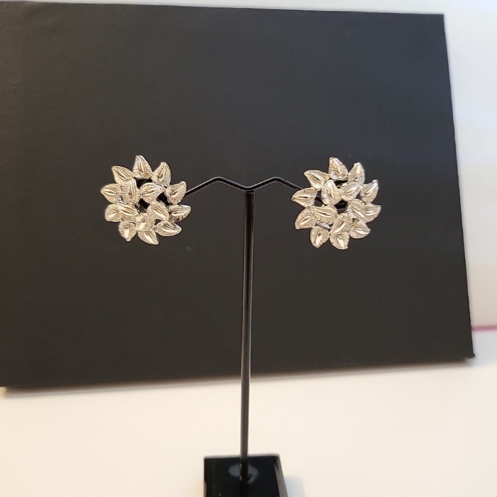 Coro vintage leaf leaves clip on earrings